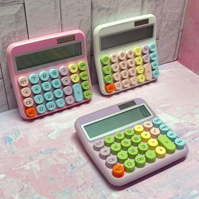 calculator-4 قیمت ماشین حساب فانتزی رنگ پاستلی موحود در تحریرپنک