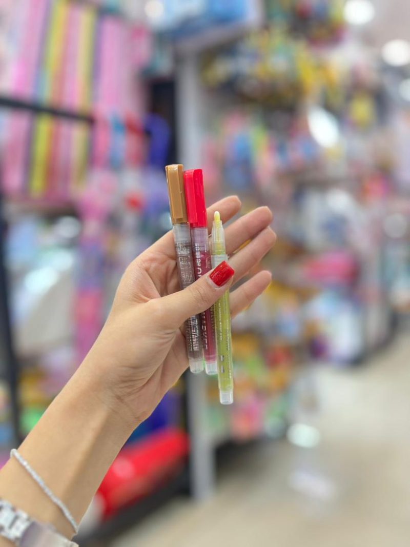 12 wreath coloring markers2