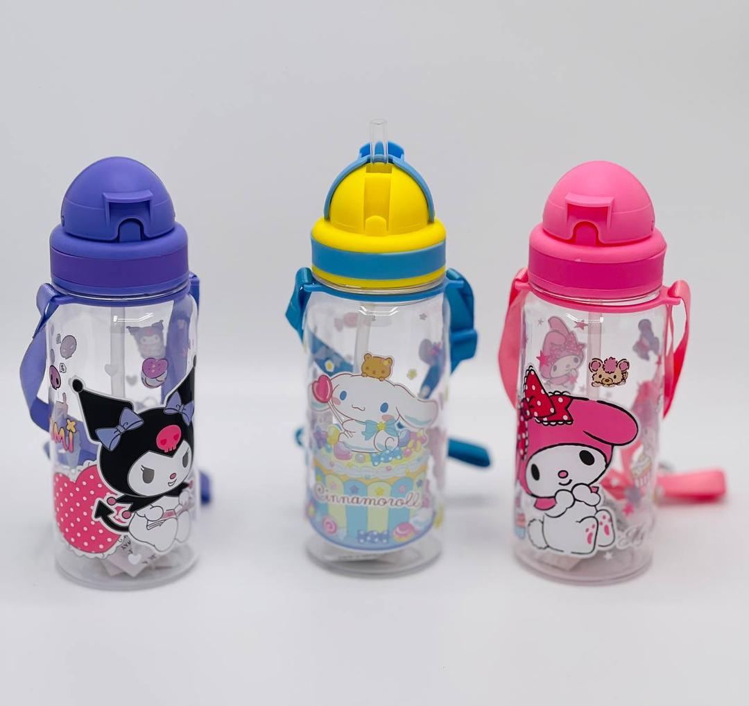 plastic water bottle with straw and strap1